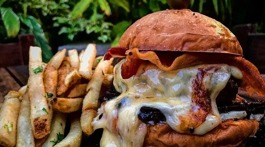 Foto de Mu. Burgerhouse Nichupté | Hamburguesería Cancún
