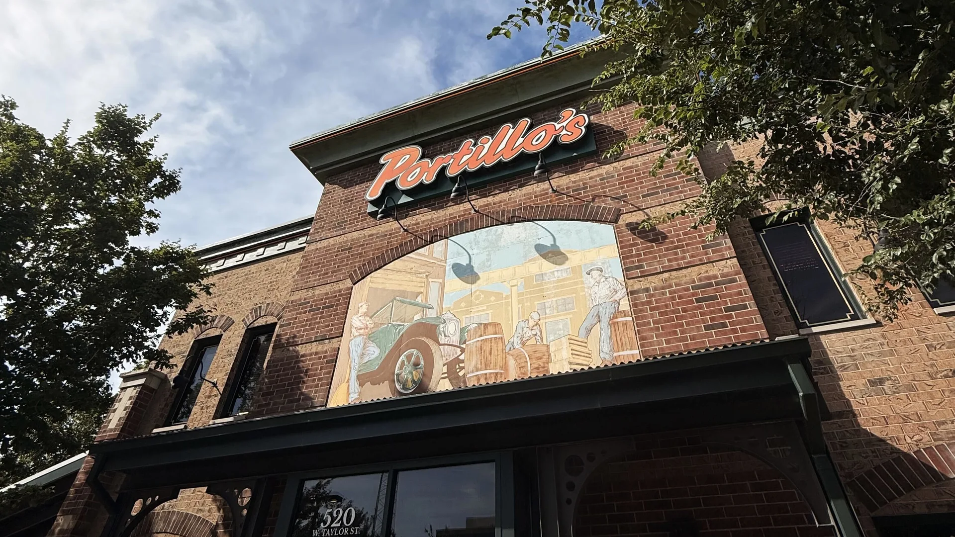 Foto de Portillo's Chicago