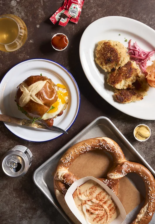 Foto de Frankford Hall