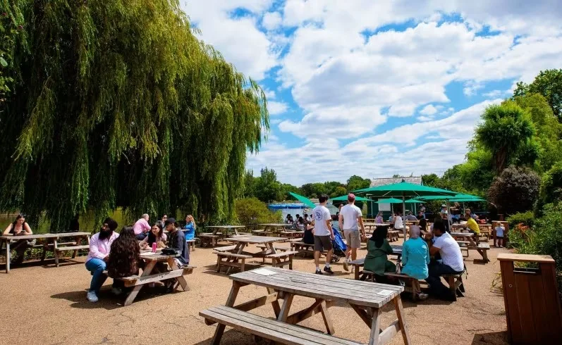 Foto de Waterside Cafe